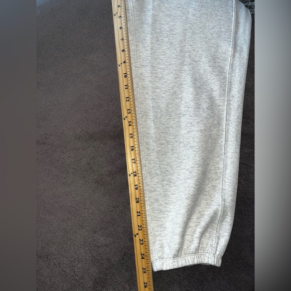 NWOT Abercrombie and Fitch YPB neoKNIT Sweatpants Small S Short Heather Grey - Picture 10 of 13